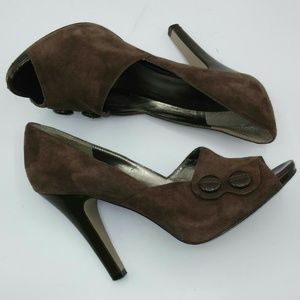 Nine West 8 Brown Suede Peep Toe Pumps Buttons